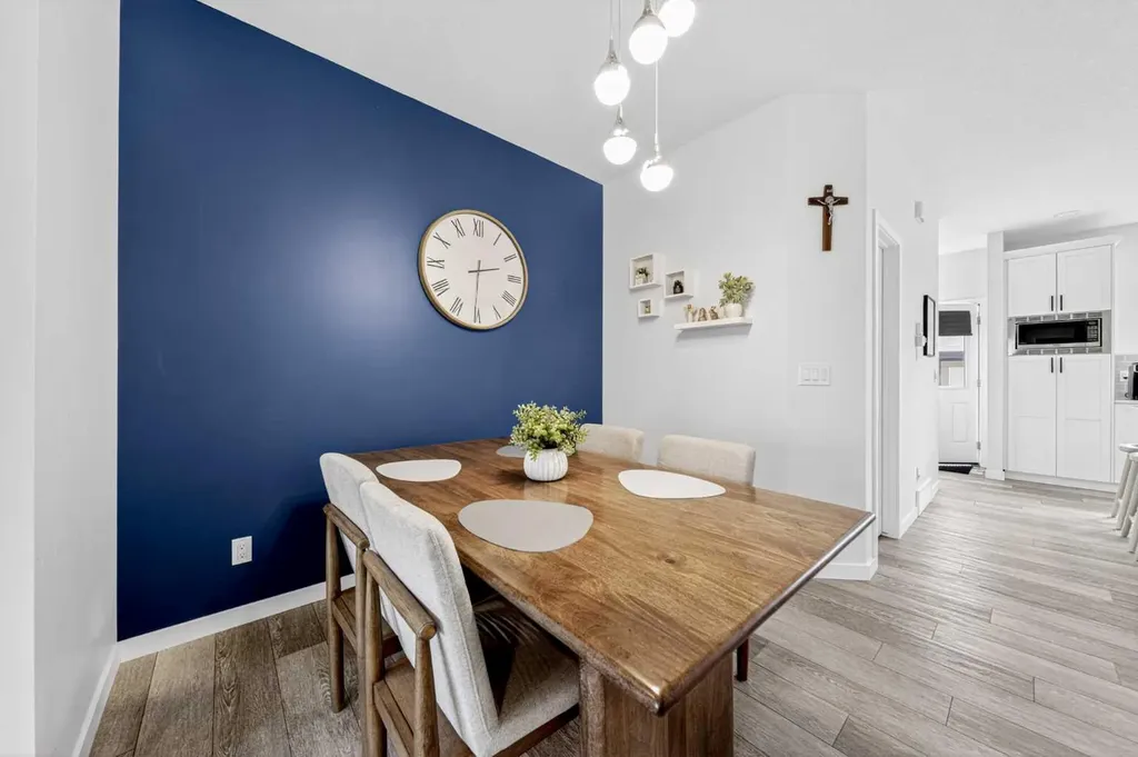 170 Magnolia Square SE Calgary AB T3M 2W5