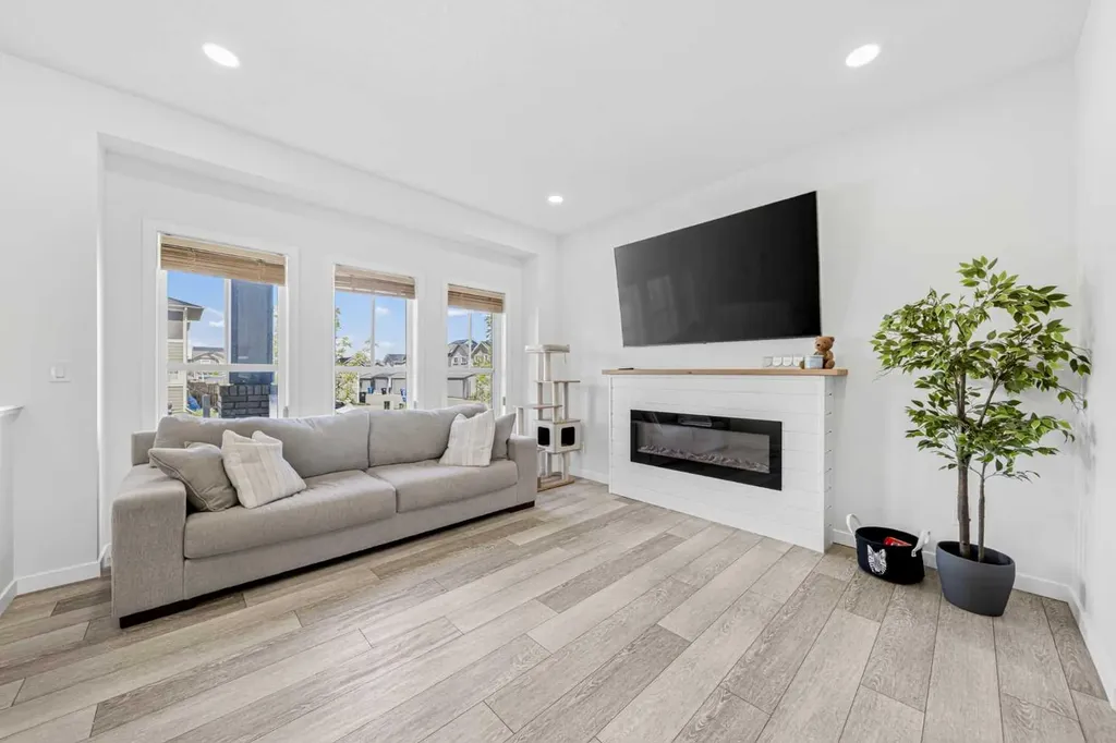 170 Magnolia Square SE Calgary AB T3M 2W5