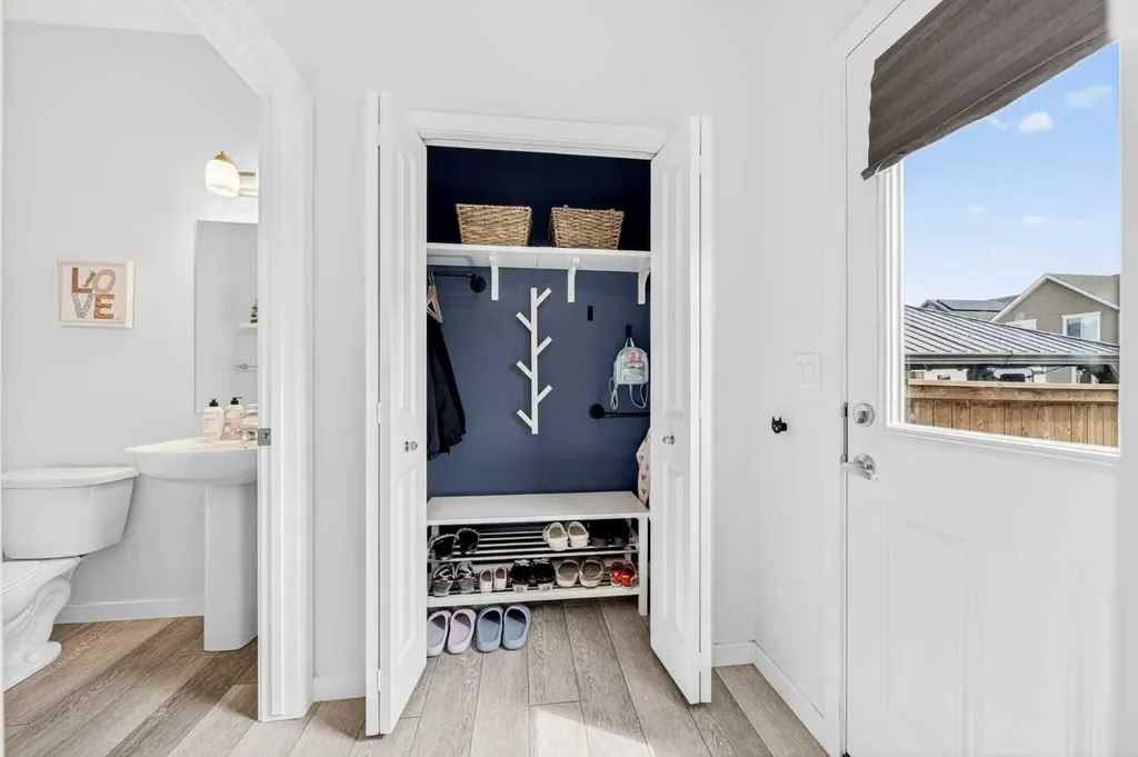 170 Magnolia Square SE Calgary AB T3M 2W5