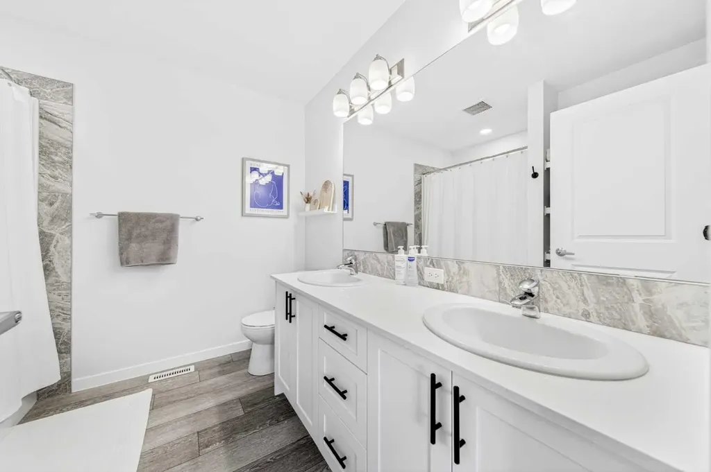 170 Magnolia Square SE Calgary AB T3M 2W5