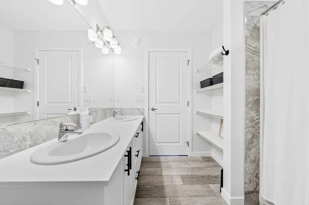 170 Magnolia Square SE Calgary AB T3M 2W5