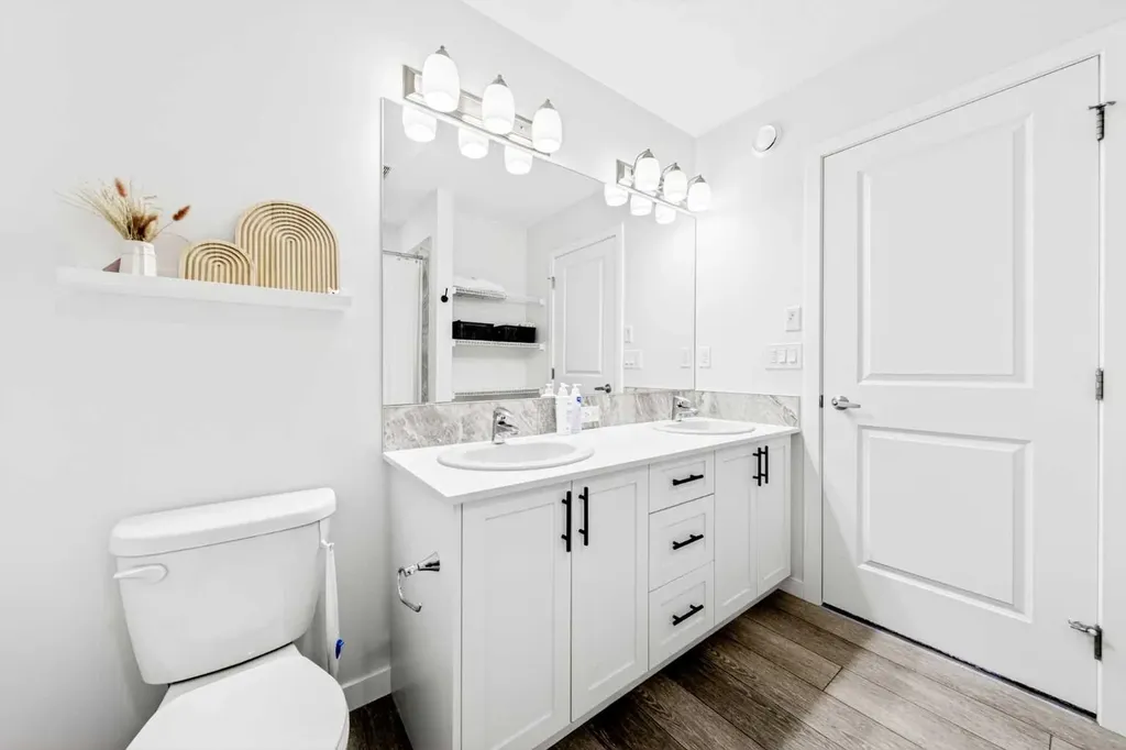 170 Magnolia Square SE Calgary AB T3M 2W5