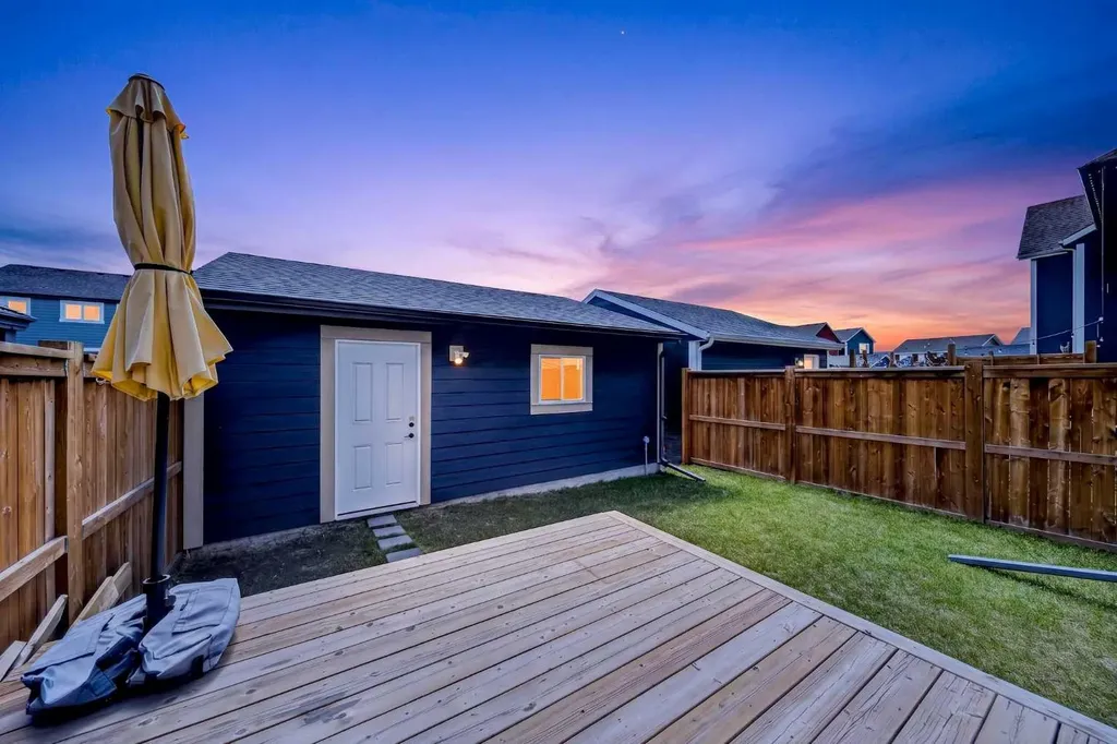 170 Magnolia Square SE Calgary AB T3M 2W5