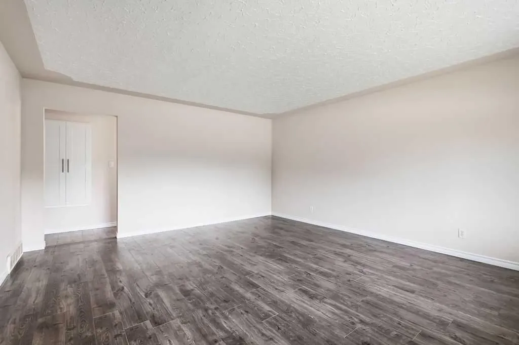 7428 23 Street SE Calgary AB T2C 0X9