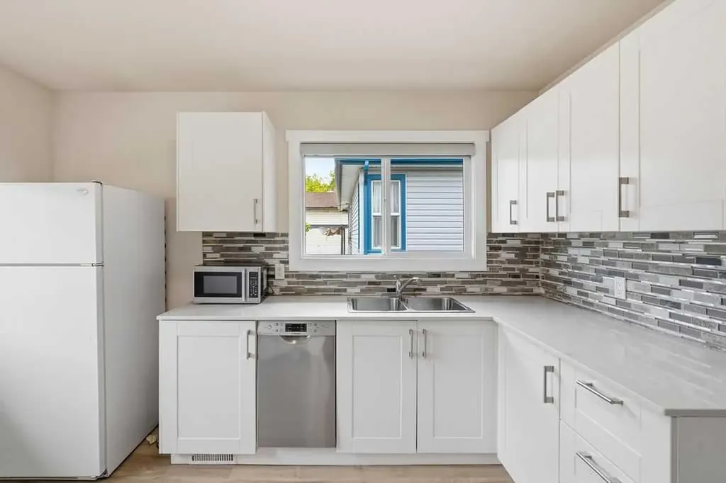 7428 23 Street SE Calgary AB T2C 0X9