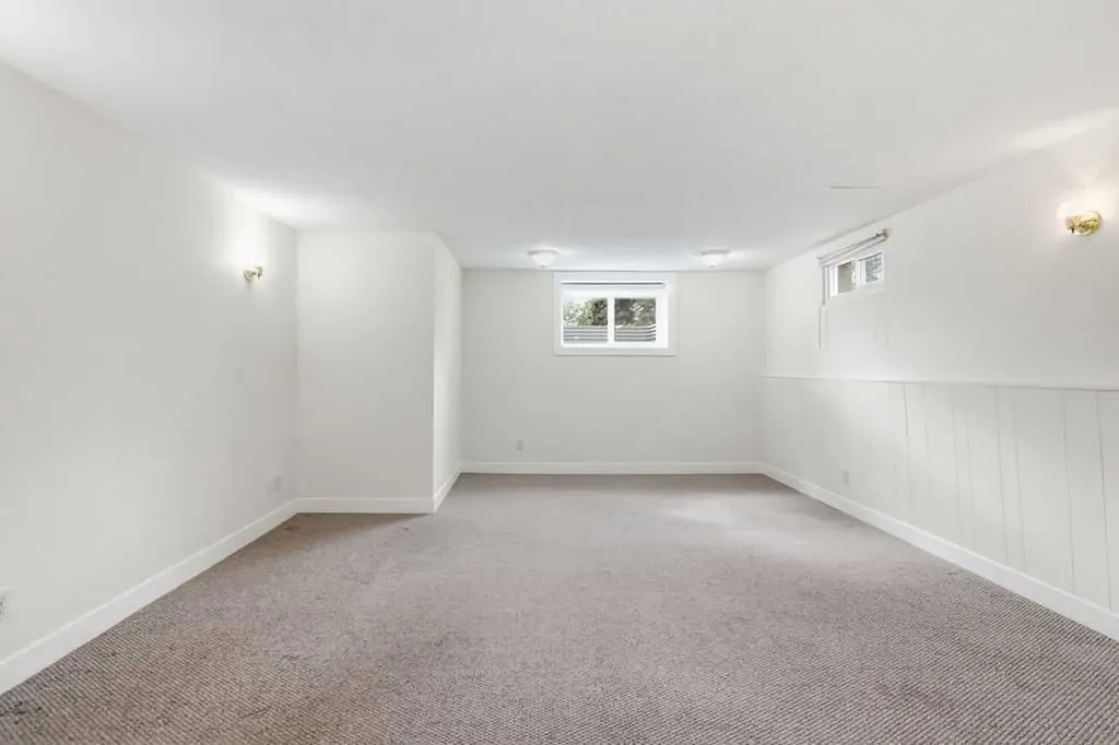 7428 23 Street SE Calgary AB T2C 0X9