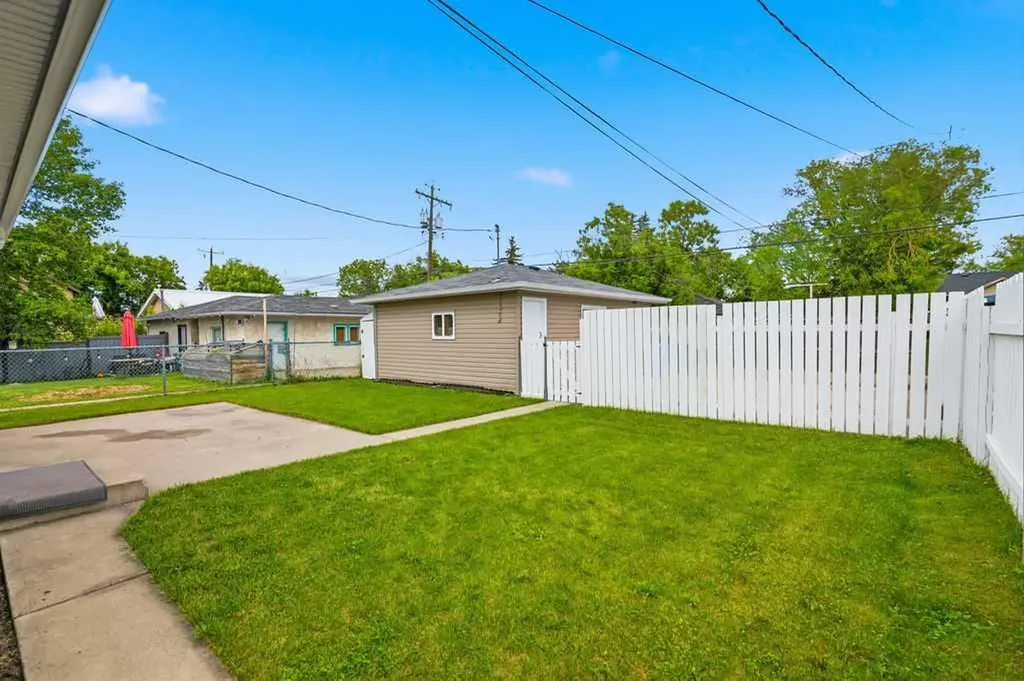 7428 23 Street SE Calgary AB T2C 0X9