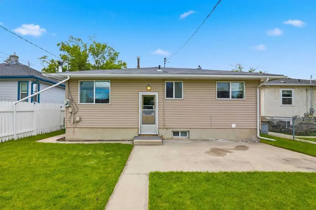 7428 23 Street SE Calgary AB T2C 0X9