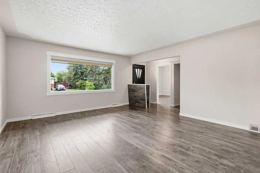 7428 23 Street SE Calgary AB T2C 0X9