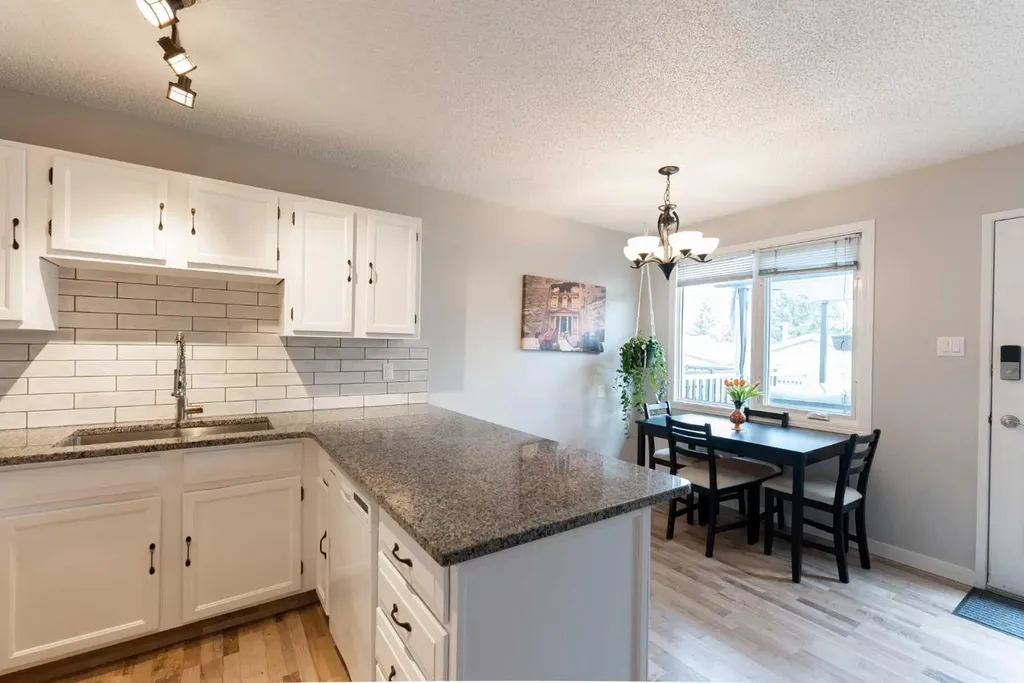 23 Selkirk Road W Lethbridge AB T1K 4N4