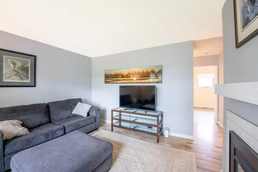 23 Selkirk Road W Lethbridge AB T1K 4N4