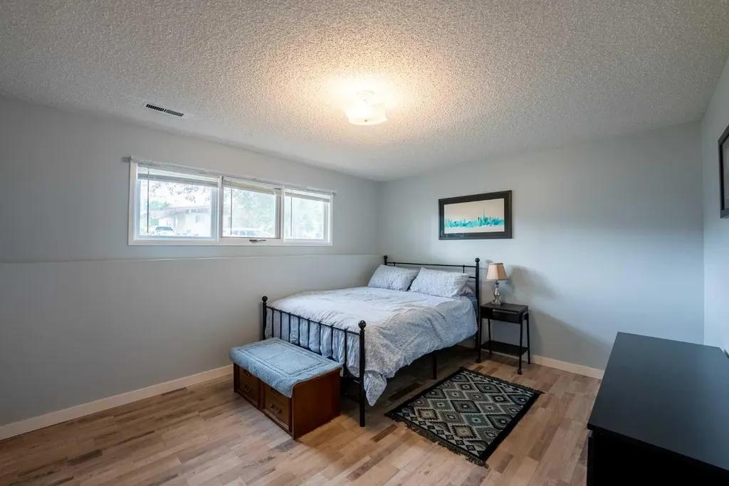 23 Selkirk Road W Lethbridge AB T1K 4N4