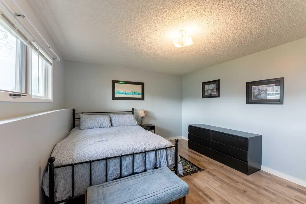23 Selkirk Road W Lethbridge AB T1K 4N4
