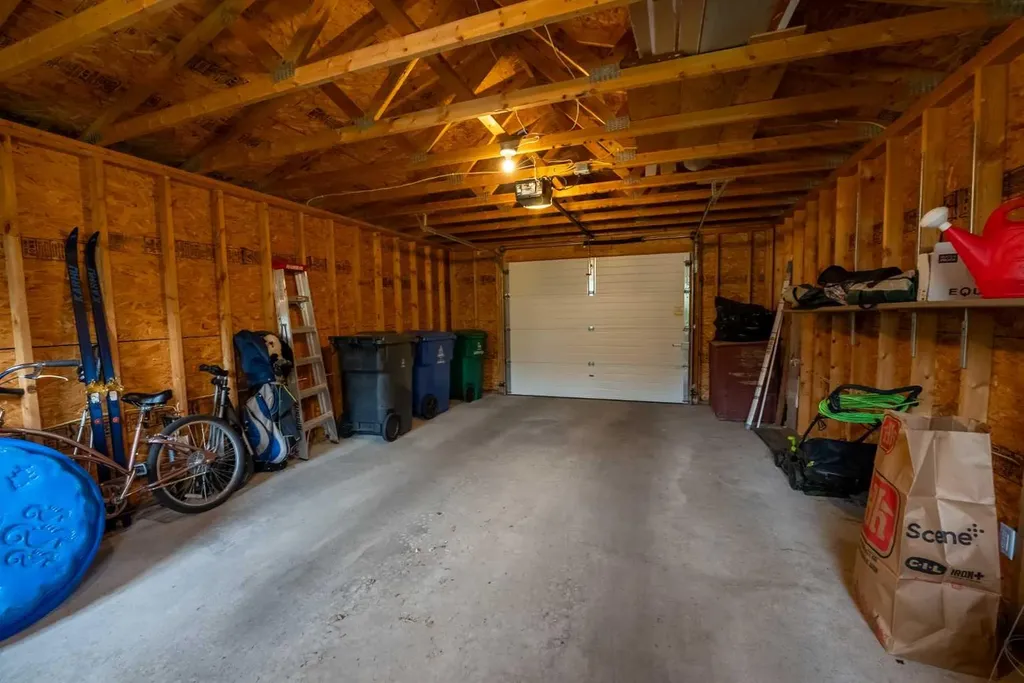 23 Selkirk Road W Lethbridge AB T1K 4N4