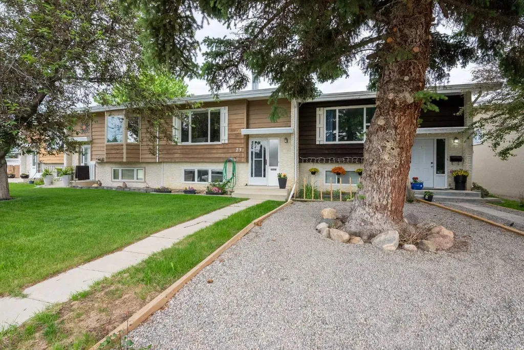 23 Selkirk Road W Lethbridge AB T1K 4N4
