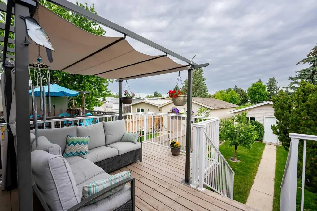 23 Selkirk Road W Lethbridge AB T1K 4N4