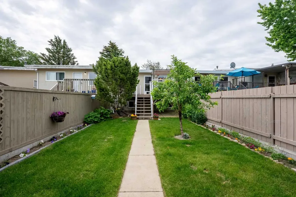 23 Selkirk Road W Lethbridge AB T1K 4N4