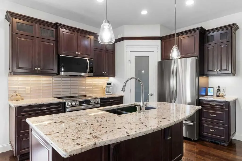 7 Michener Boulevard Red Deer AB T4P 0M6