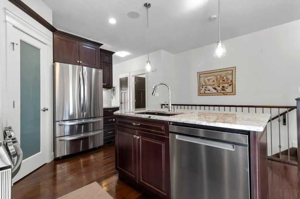 7 Michener Boulevard Red Deer AB T4P 0M6