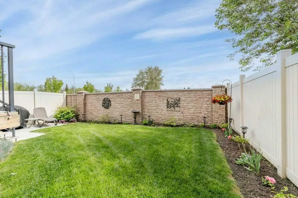 7 Michener Boulevard Red Deer AB T4P 0M6
