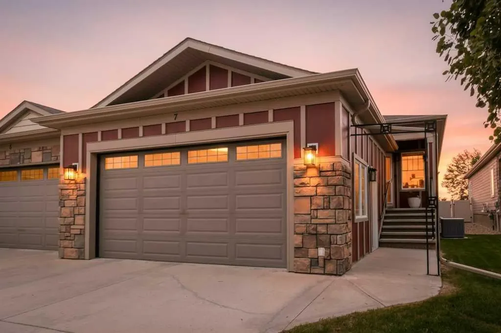 7 Michener Boulevard Red Deer AB T4P 0M6