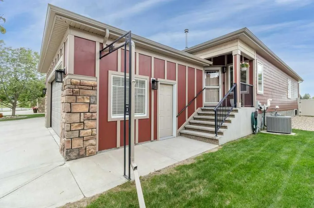 7 Michener Boulevard Red Deer AB T4P 0M6