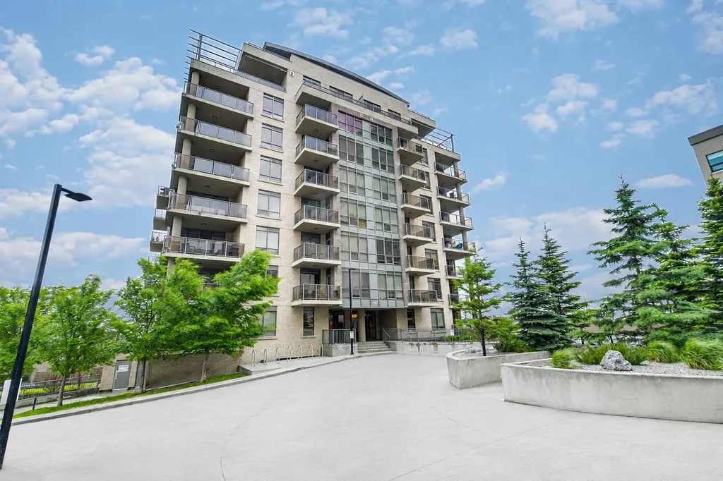 10 Shawnee Hill SW Calgary AB T2Y 0E1
