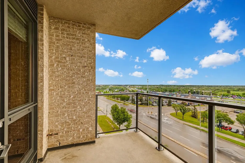 10 Shawnee Hill SW Calgary AB T2Y 0E1