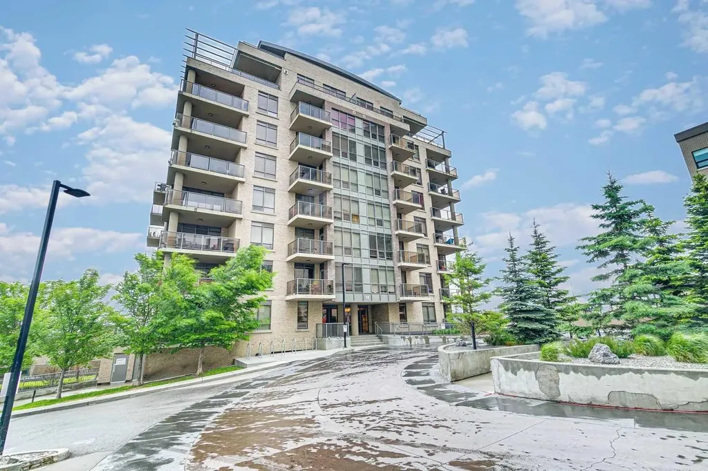 10 Shawnee Hill SW Calgary AB T2Y 0E1
