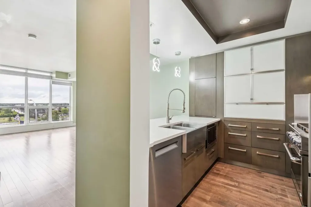 10 Shawnee Hill SW Calgary AB T2Y 0E1
