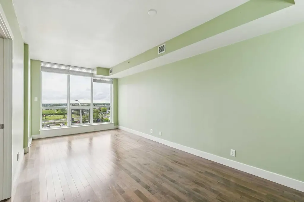10 Shawnee Hill SW Calgary AB T2Y 0E1