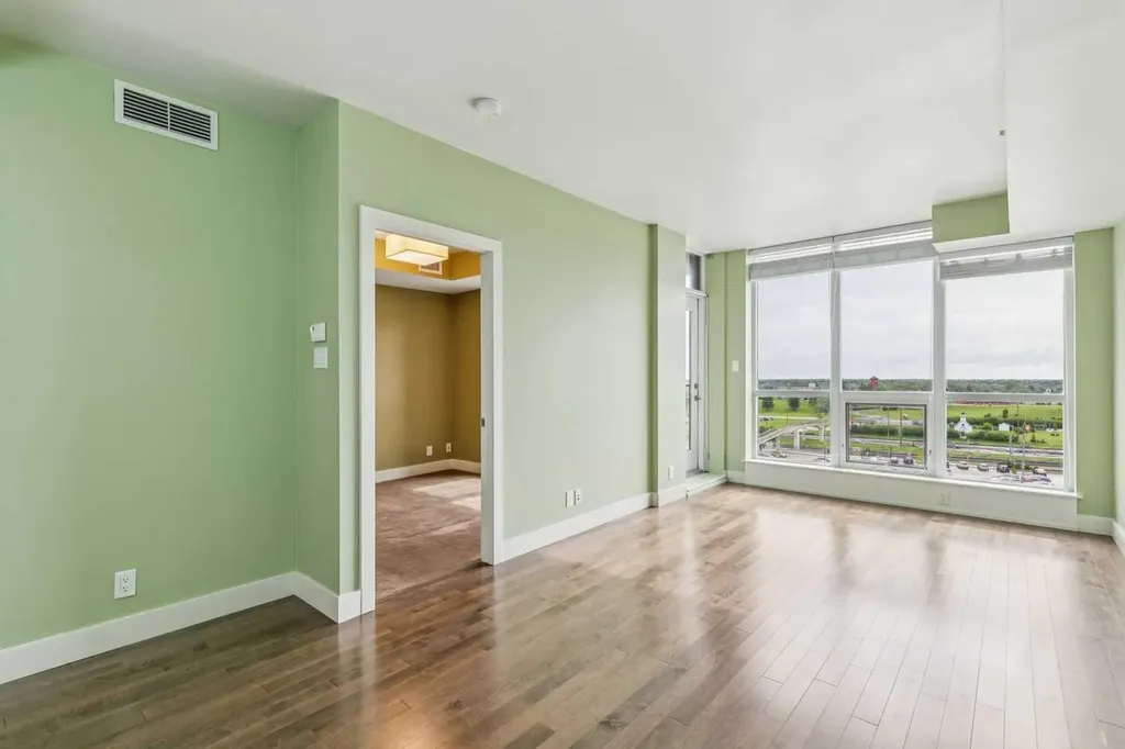 10 Shawnee Hill SW Calgary AB T2Y 0E1