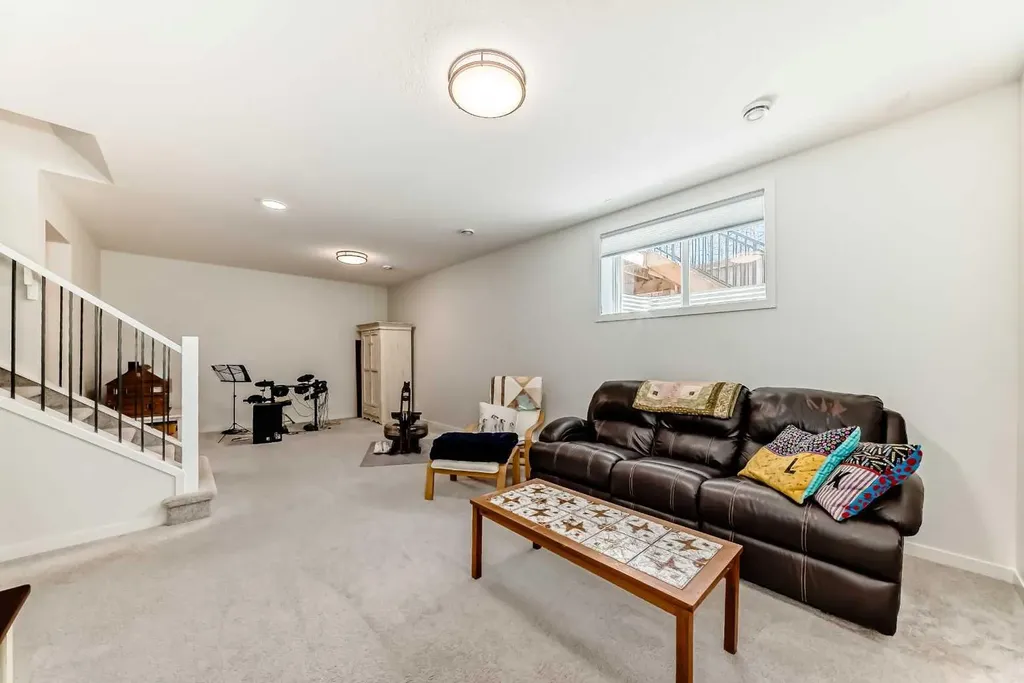 55 Fireside Circle Cochrane AB T4C 1P5