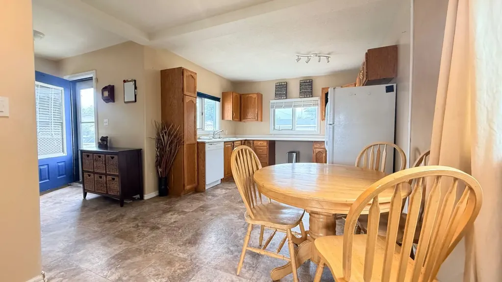 5301 51 Street Lloydminster AB T9V 0P5
