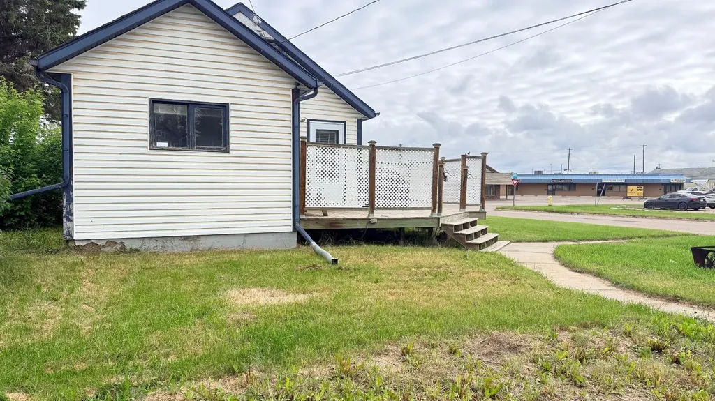 5301 51 Street Lloydminster AB T9V 0P5