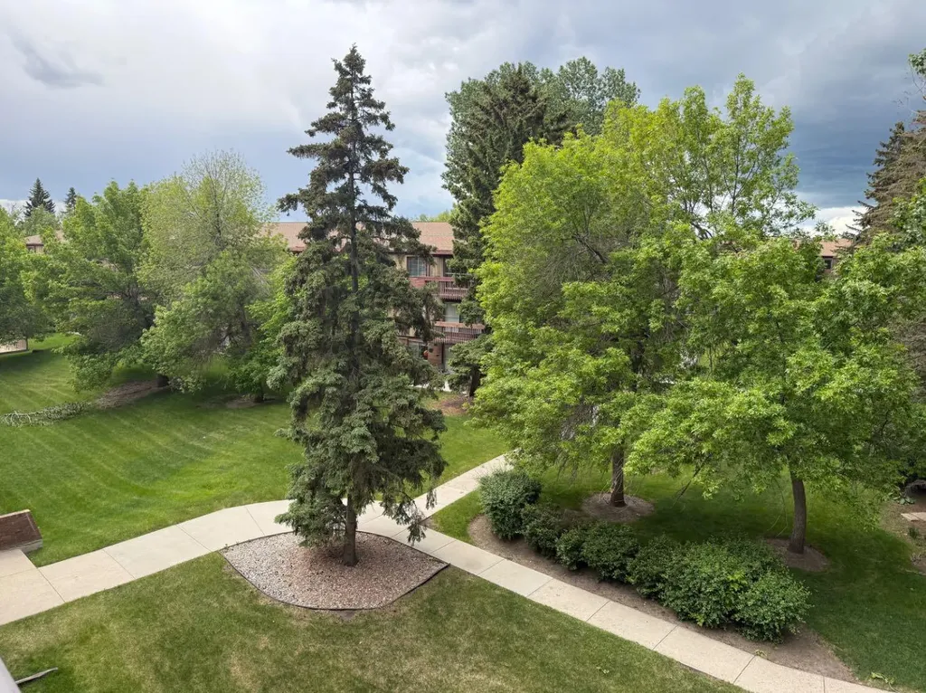 8948 Elbow Drive SW Calgary AB T2V 0H9
