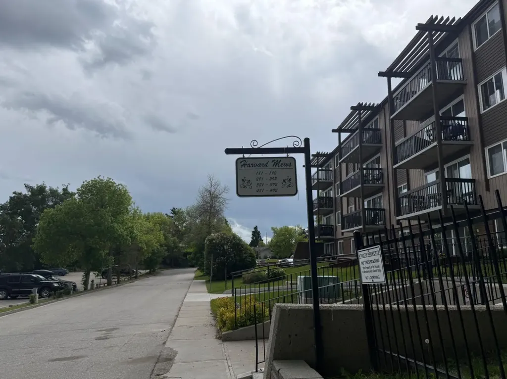8948 Elbow Drive SW Calgary AB T2V 0H9
