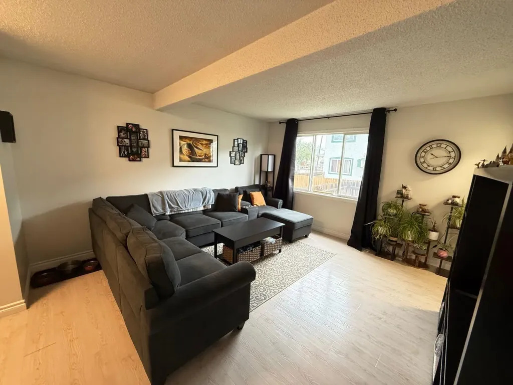 110 Tamarack Avenue Hinton AB T7V 1C5