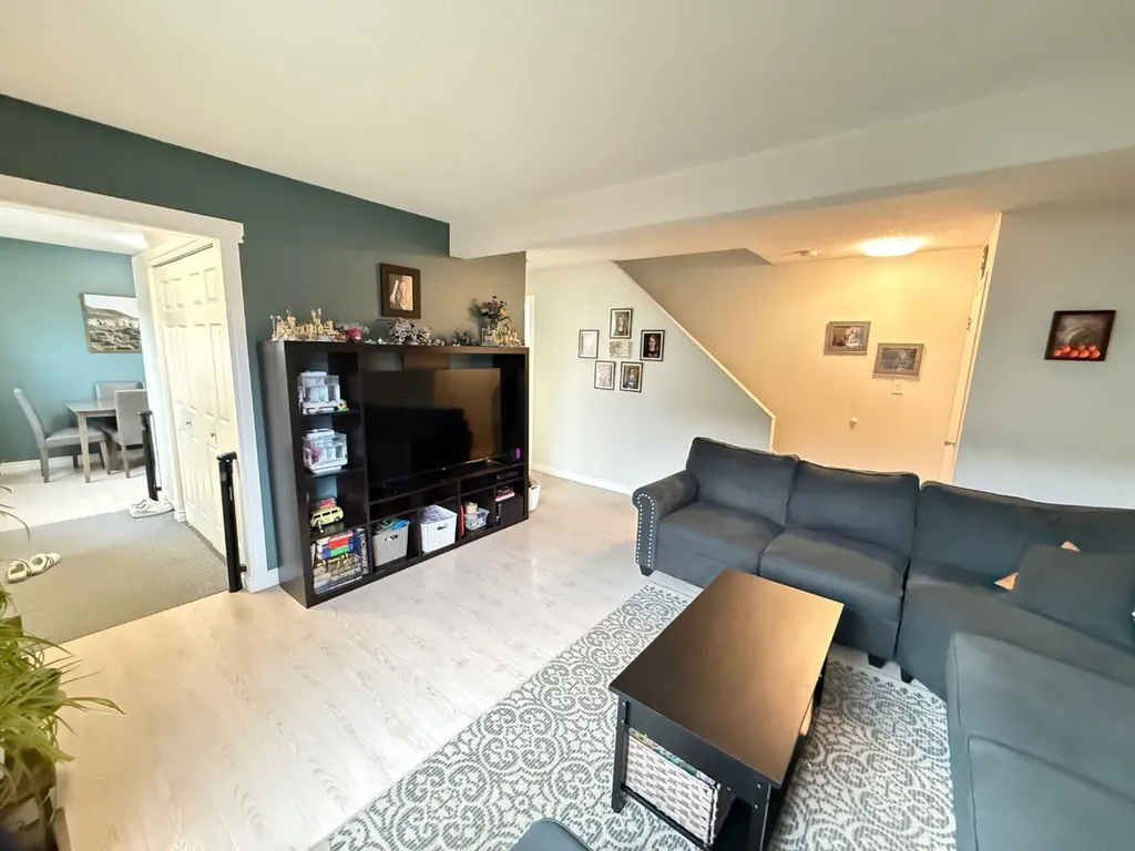 110 Tamarack Avenue Hinton AB T7V 1C5