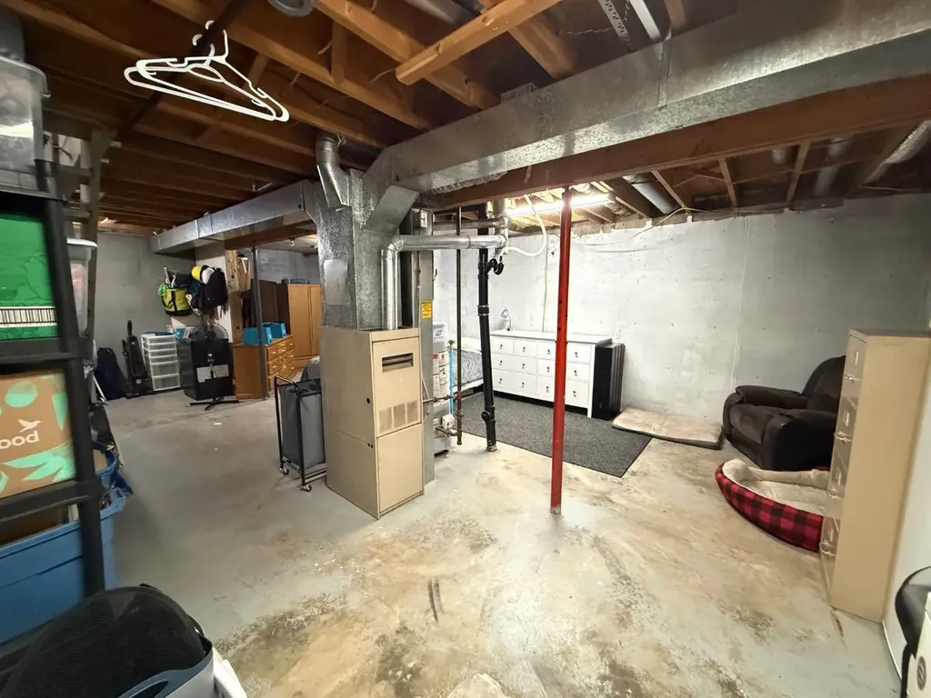 110 Tamarack Avenue Hinton AB T7V 1C5
