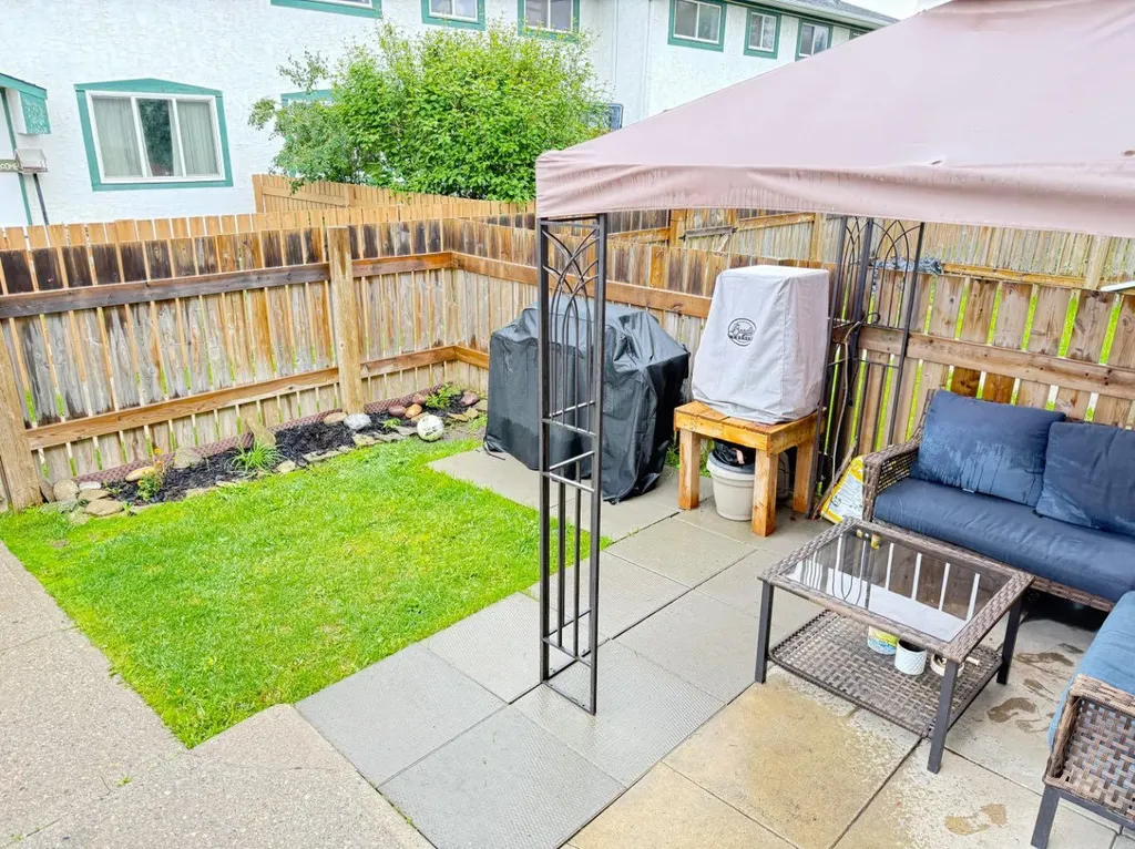 110 Tamarack Avenue Hinton AB T7V 1C5