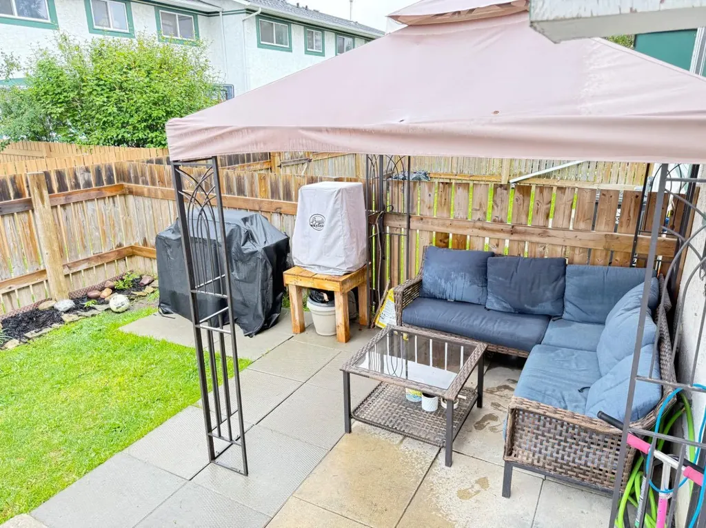 110 Tamarack Avenue Hinton AB T7V 1C5