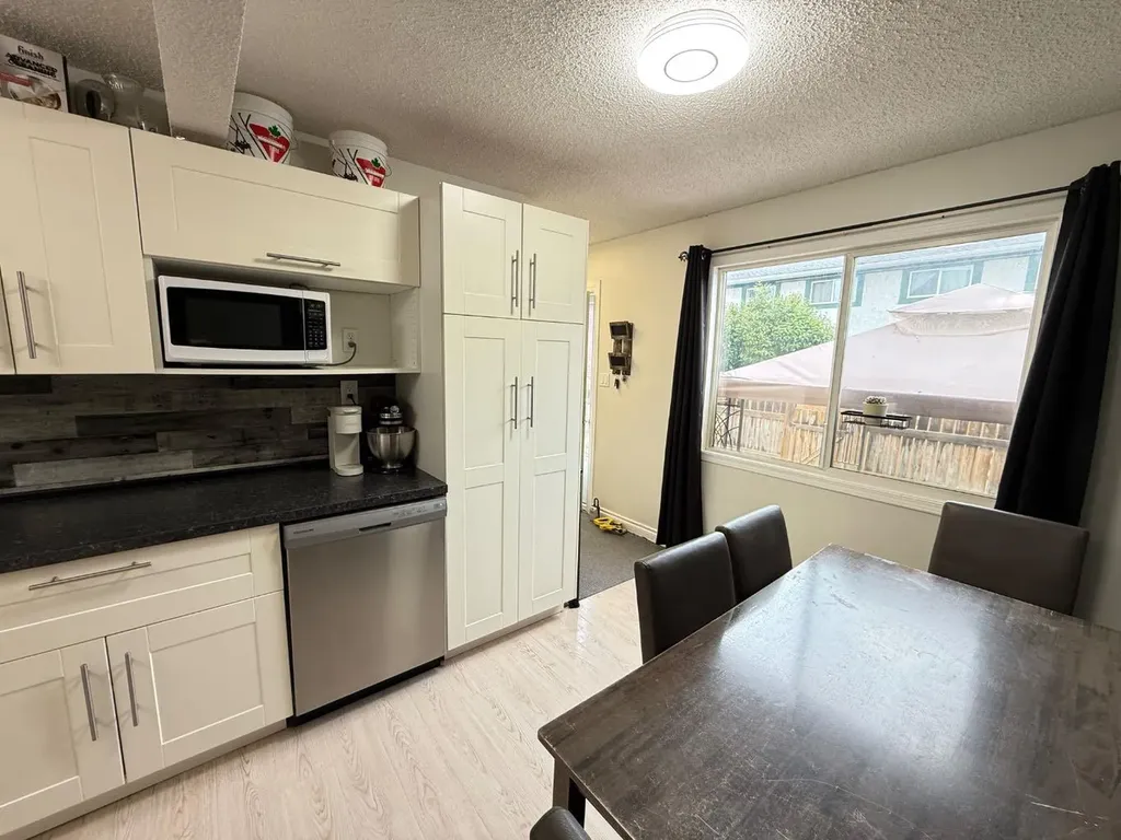 110 Tamarack Avenue Hinton AB T7V 1C5