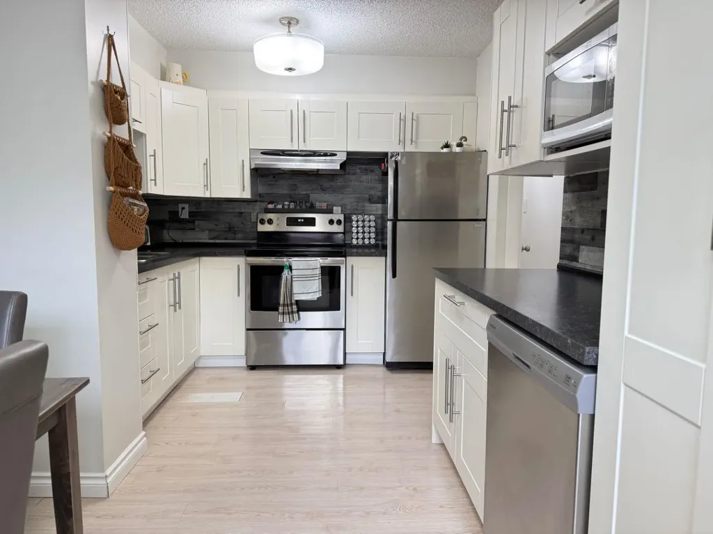 110 Tamarack Avenue Hinton AB T7V 1C5