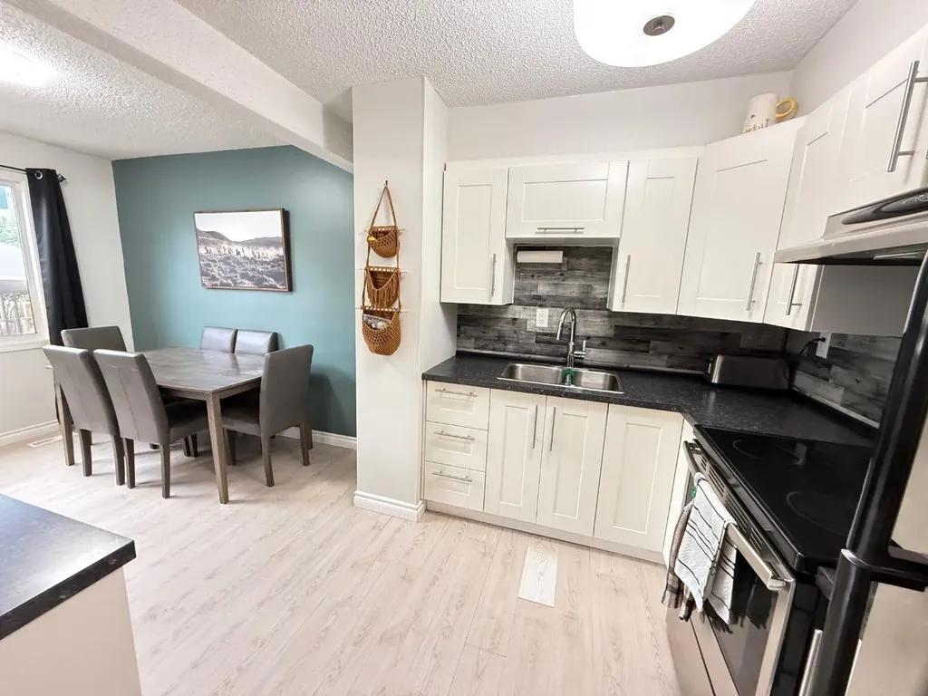 110 Tamarack Avenue Hinton AB T7V 1C5