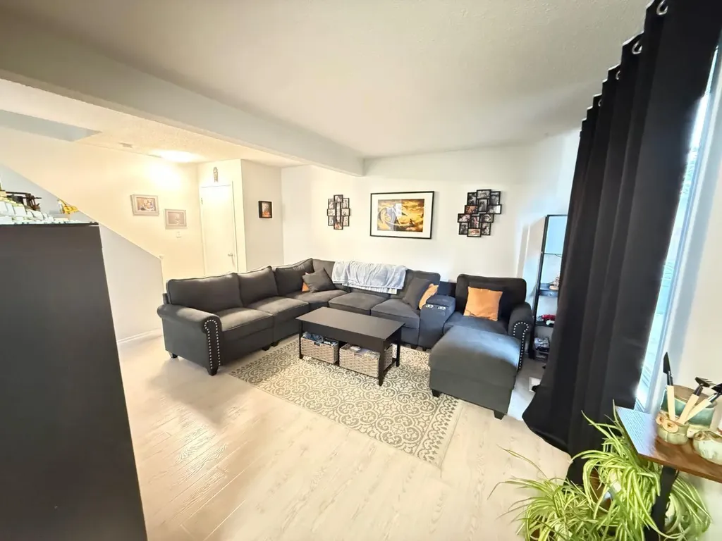 110 Tamarack Avenue Hinton AB T7V 1C5