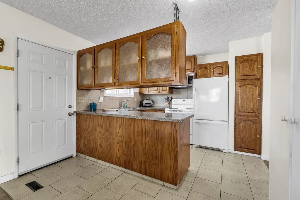 502 Maplewood Drive Diamond Valley AB T0L 0H0