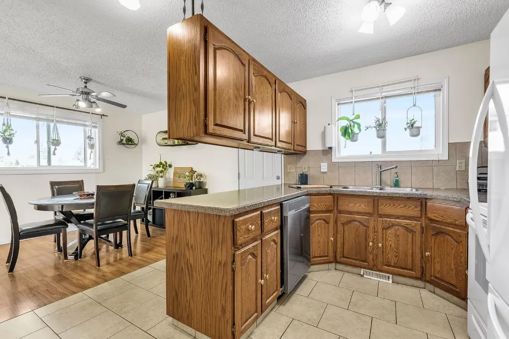 502 Maplewood Drive Diamond Valley AB T0L 0H0