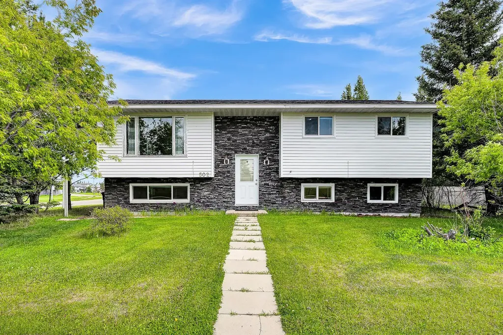 502 Maplewood Drive Diamond Valley AB T0L 0H0