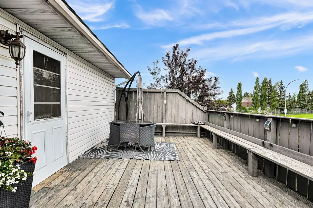 502 Maplewood Drive Diamond Valley AB T0L 0H0